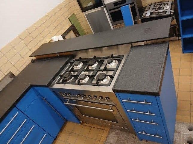 Bruynzeelkeuken, Ophalen, Blauw, Hoekkeuken, Graniet of Steen