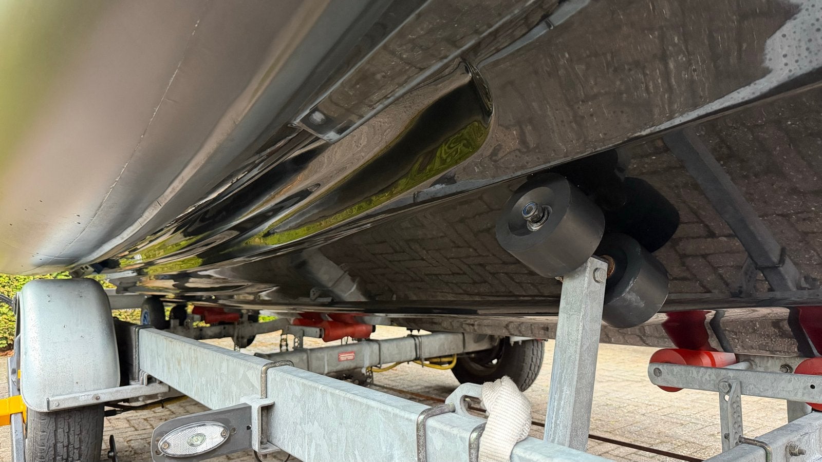 Foto 6 van ZAR Formenti 57 Well Deck met Suzuki DF150 en KALF trailer