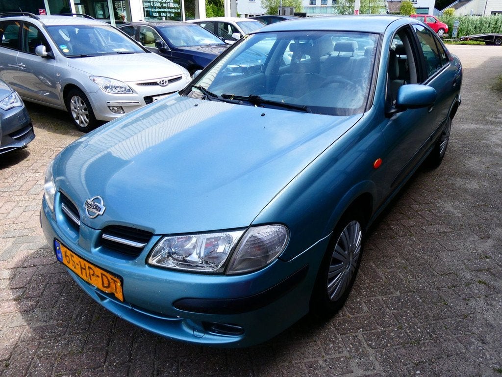 Nissan Almera 1.8 Sedan Automaat Airco EXPORT ZO MEENEMEN, Auto's, Nissan, Metallic lak, Stof, Gebruikt, 4 cilinders