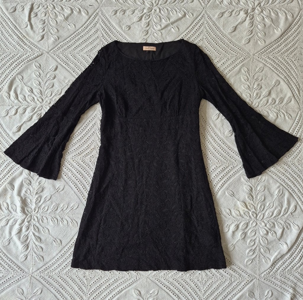 LaDress jurk zwart kant L, Kleding | Dames, Ophalen of Verzenden, Zo goed als nieuw, Zwart, Knielengte