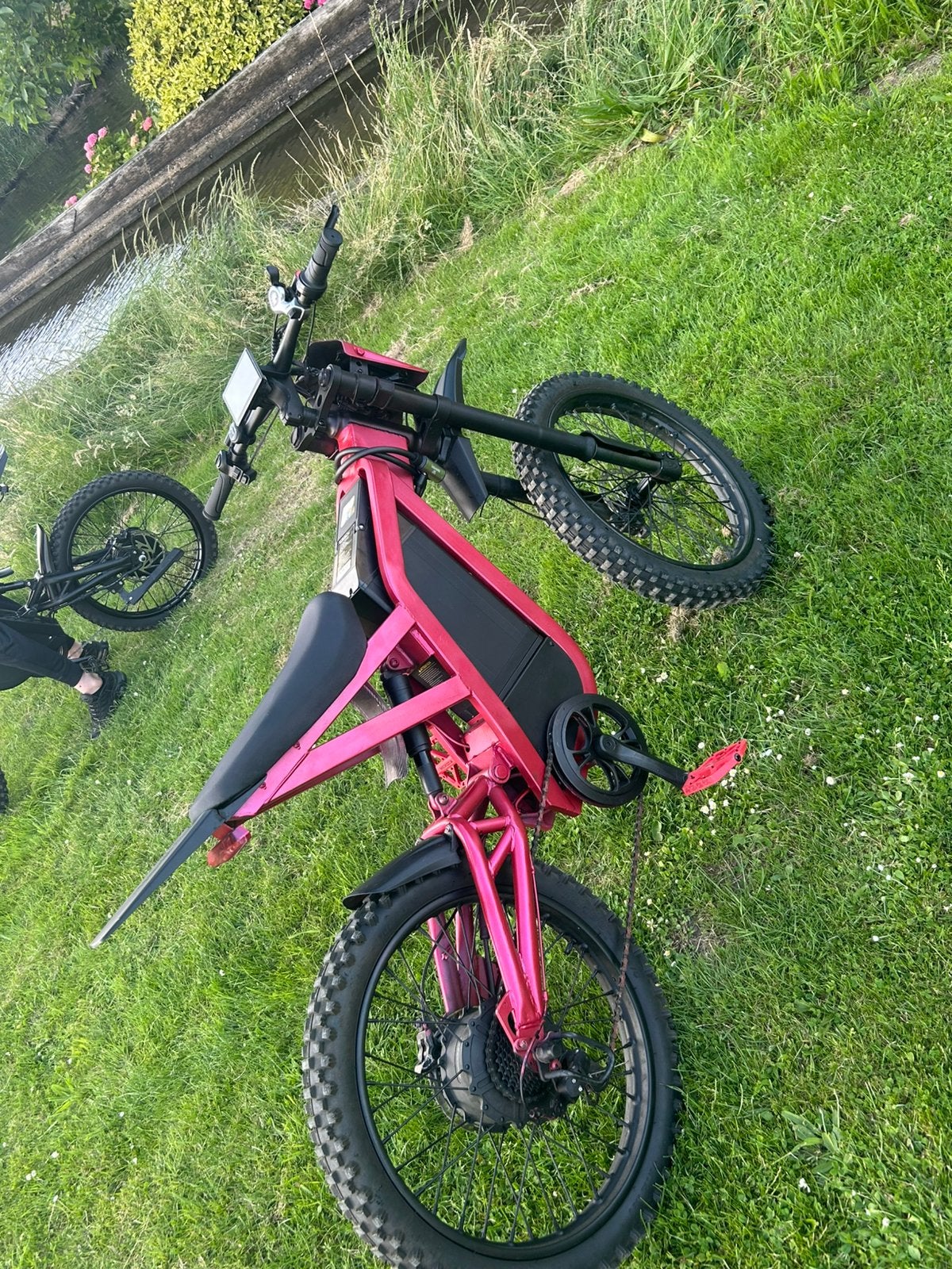 Gt2000 rood, Ophalen, Zo goed als nieuw, Overige merken