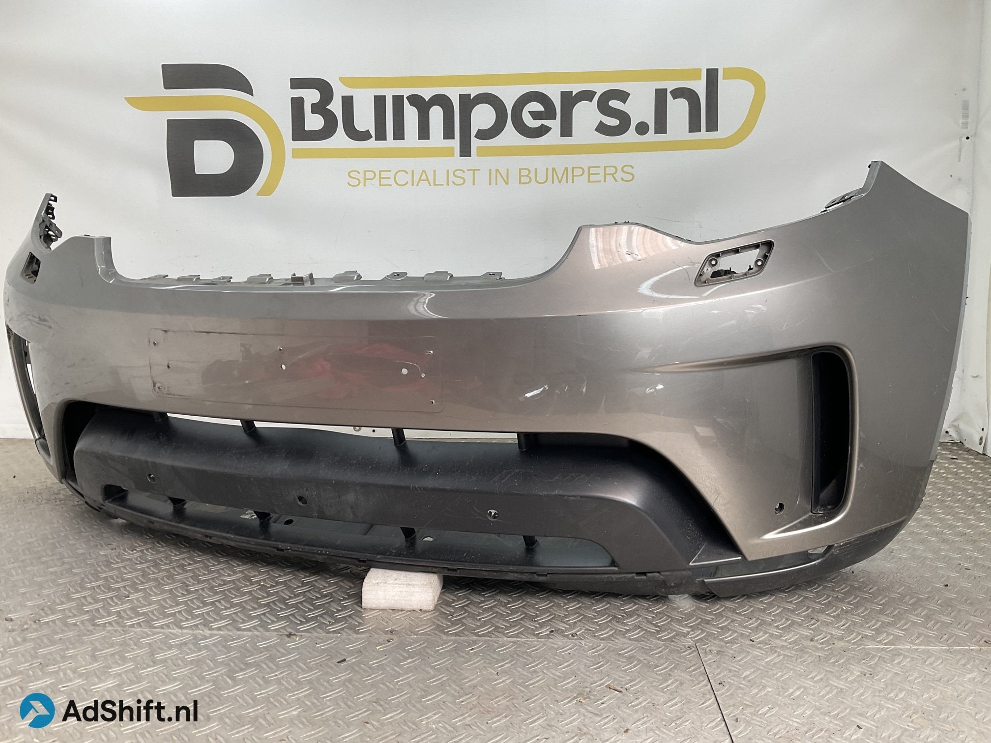 Bumper Land Rover Discovery L462 HSE HY-32-17F003-AAW Voorbu, Auto-onderdelen, Bumper
