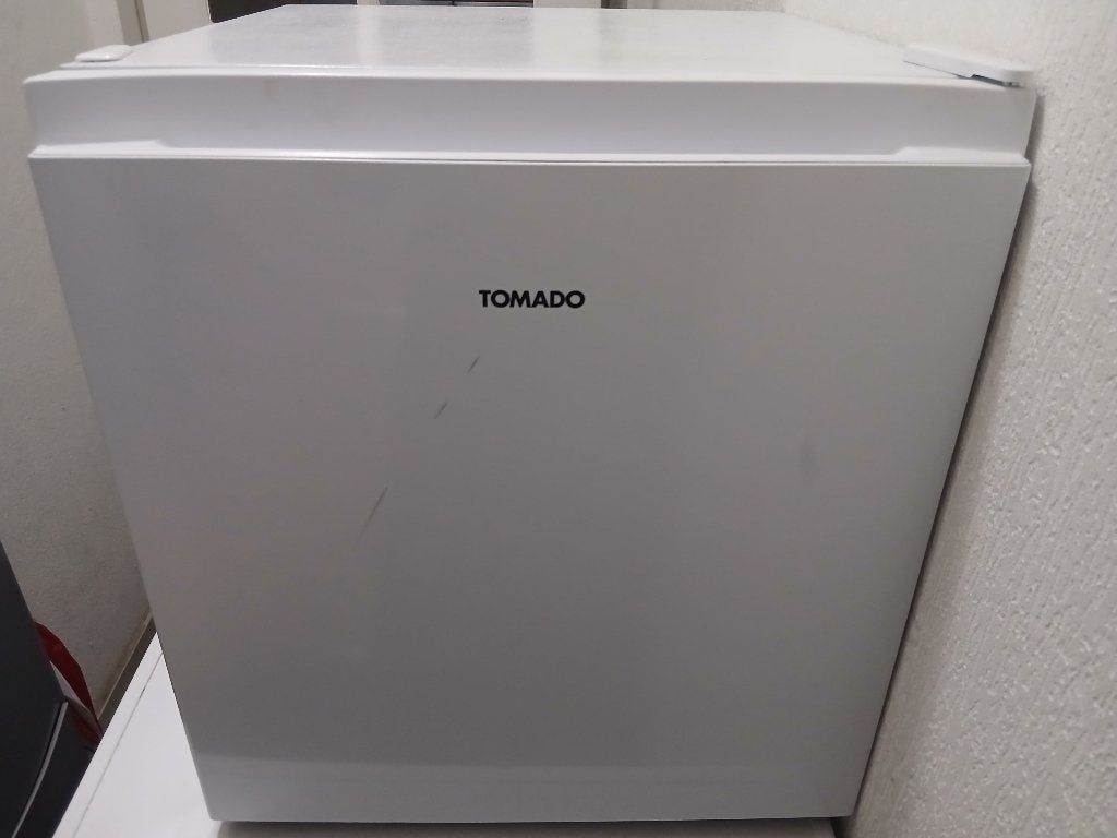 Vriezer merk Tomado in zeer goede staat werkend te zien, Minder dan 85 cm, Minder dan 60 cm, Zo goed als nieuw, Energieklasse A of zuiniger