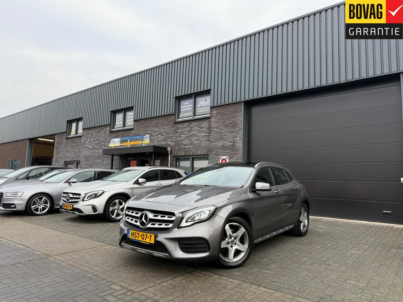Mercedes-Benz GLA 250 Premium Plus | 1E EIGENAAR | 12MND GAR, 730 kg, Gebruikt, 4 cilinders, Leder en Stof