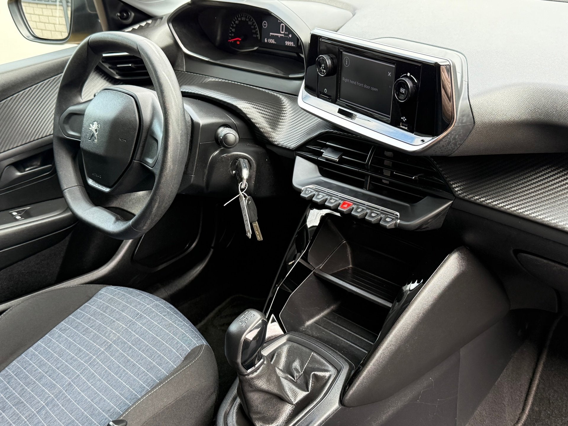 Peugeot 208 1.2 PureTech Like Airco Cruise 5d Nieuwe Apk, Voorwielaandrijving, Stof, Euro 6, Bedrijf