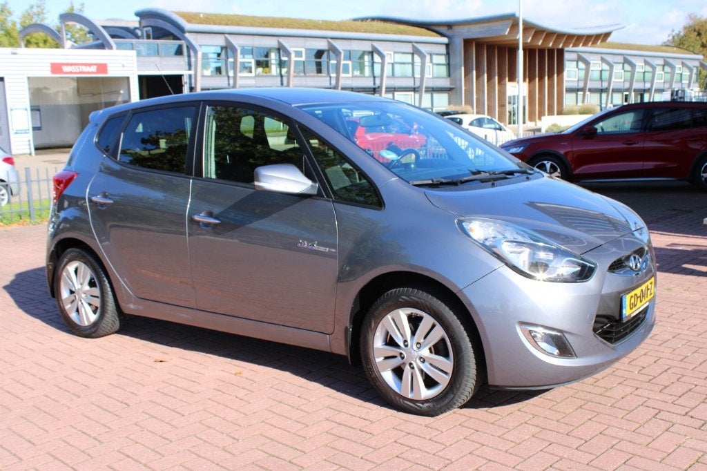 Hyundai ix20 1.4i blue 90pk Go! (bj 2015), Auto's, Stof, Gebruikt, 1153 kg, Verwarmde buitenspiegels