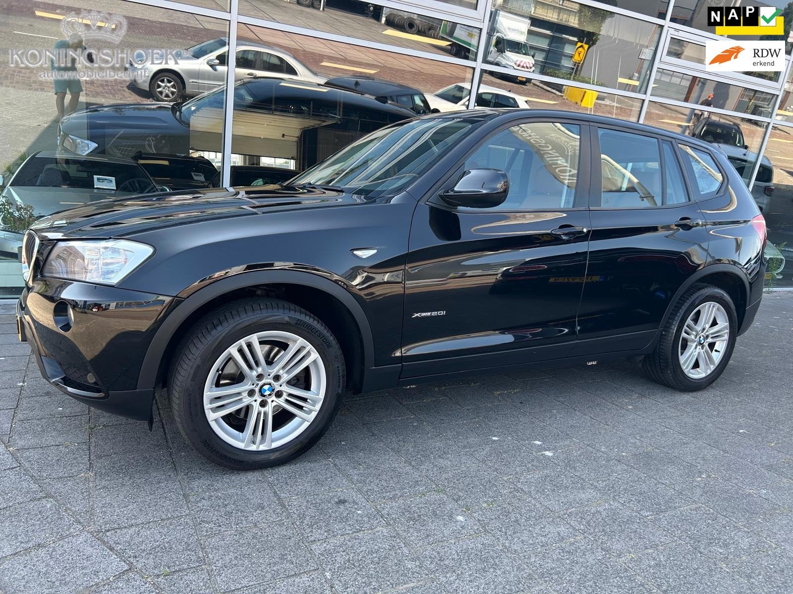 BMW X3 XDrive20i Executive, Auto's, Euro 5, Gebruikt, 4 cilinders, Zwart