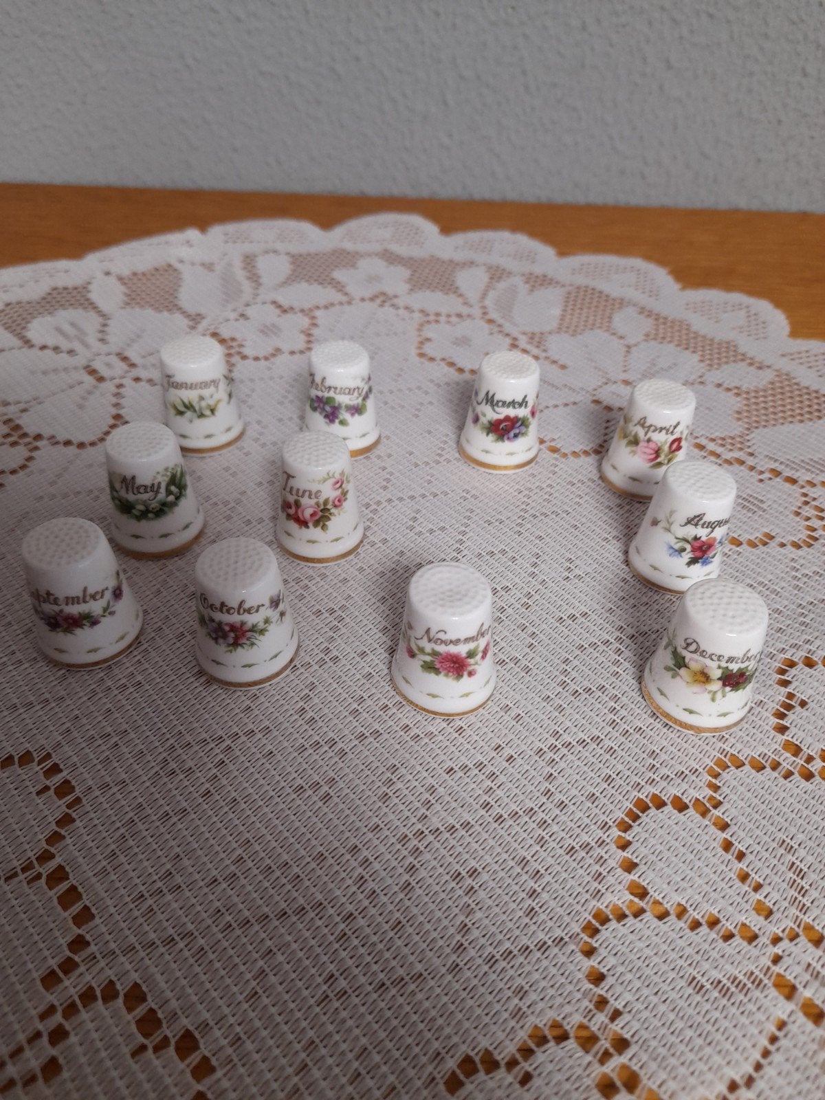 royal albert flower of the month vinger hoedjes 10.00 p.s, Ophalen of Verzenden