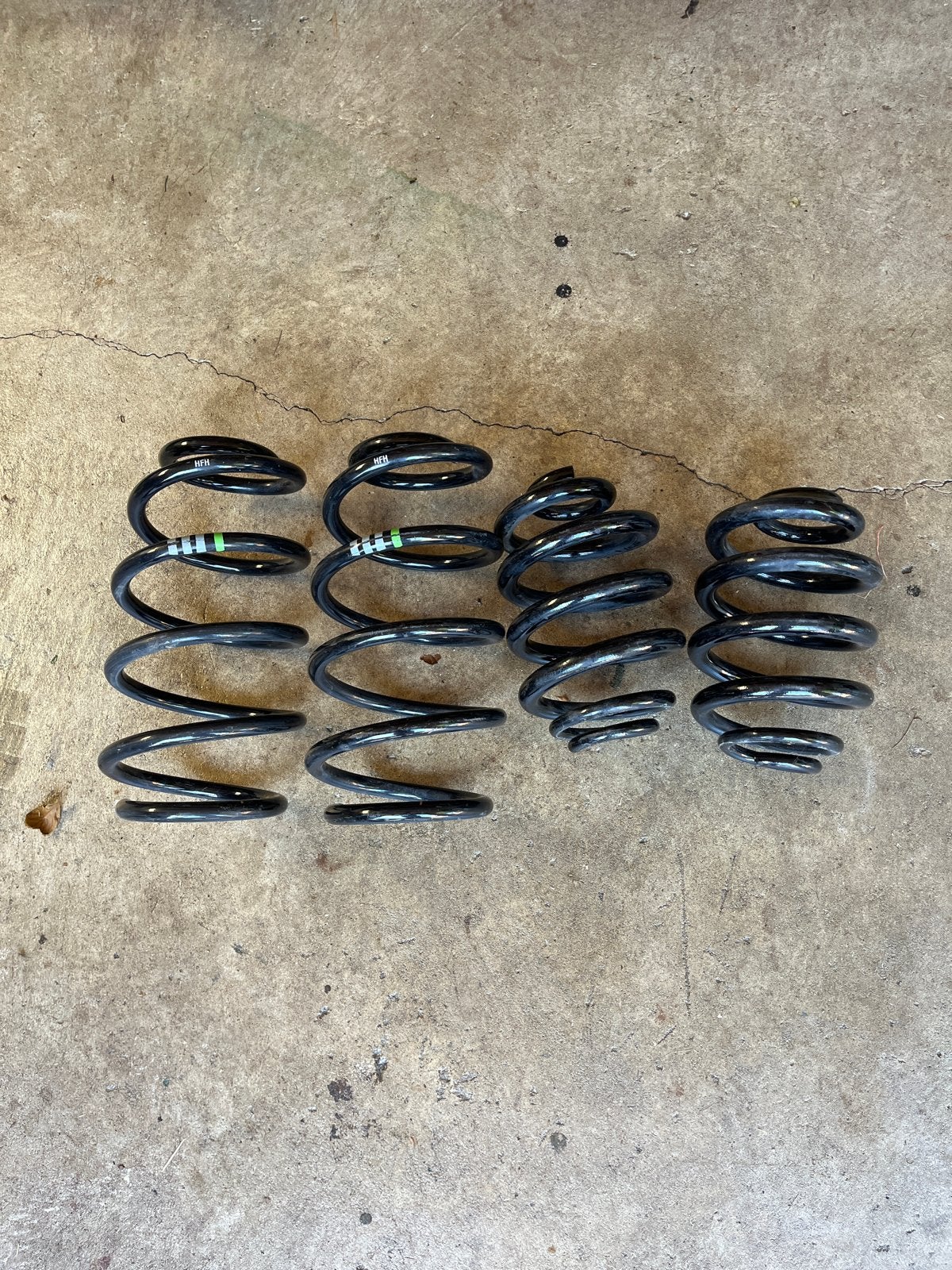 Set van 4 schroefveren HFH voor VW Tranporter T6, Auto-onderdelen, Ophalen, Gebruikt