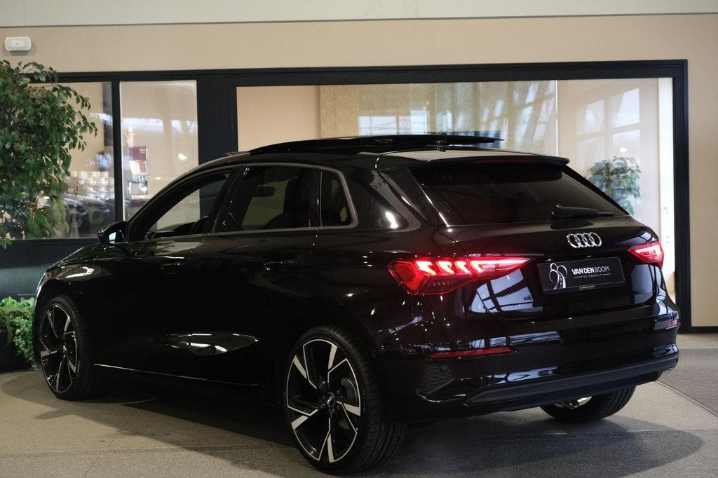 Audi A3 Sportback 40 TFSI e 204 PK Pano Leder Navi Virtual L, Gebruikt, Zwart, 4 cilinders, Zwart