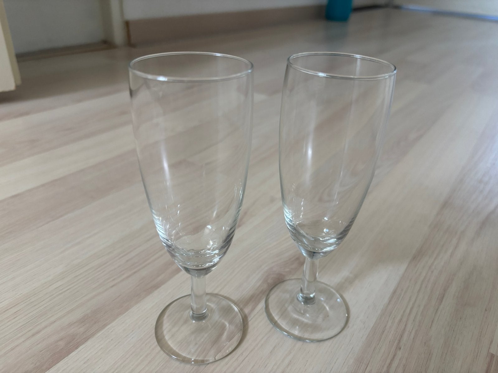 105 champagne glazen, Verzamelen, Ophalen, Zo goed als nieuw, Overige typen