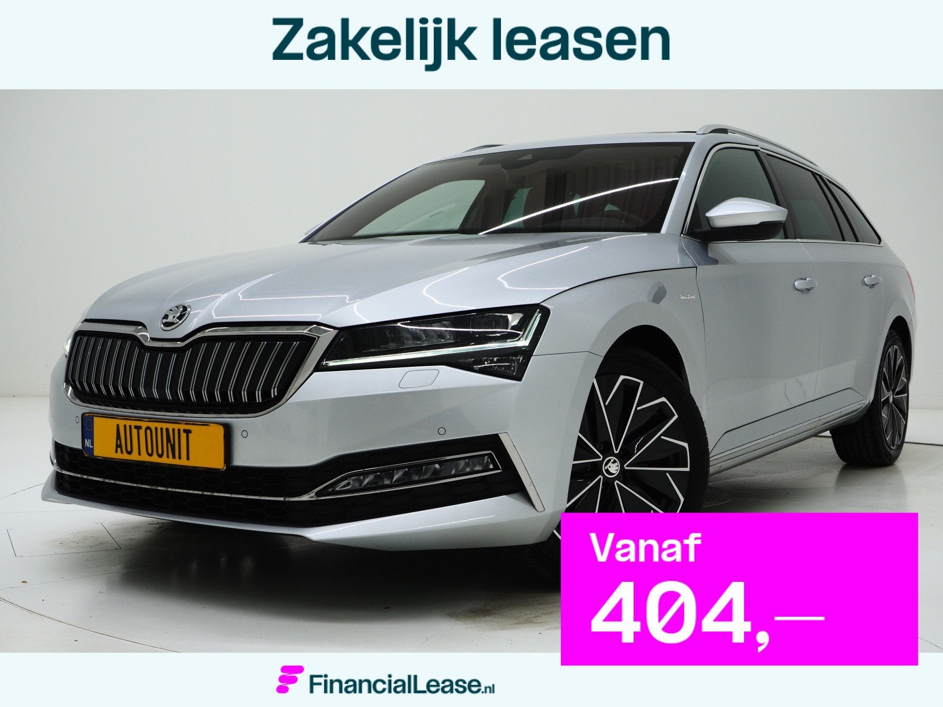 Skoda Superb Combi 1.4 TSI iV Laurin & Klement | Panoramadak, Gebruikt, Zwart, 4 cilinders, Adaptive Cruise Control
