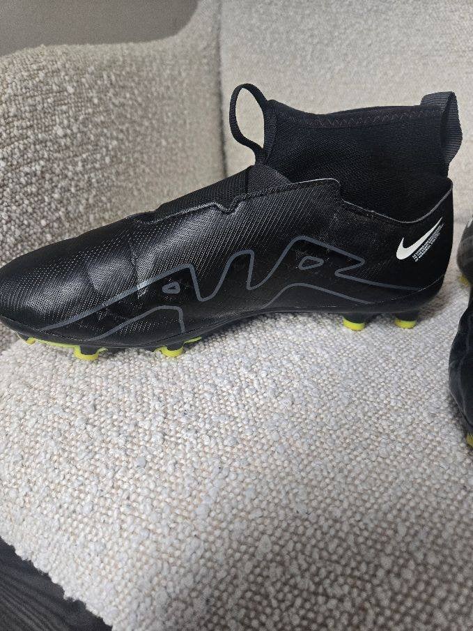 Voetbalschoen Nike, Maat XS of kleiner, Schoenen, Ophalen of Verzenden, Zo goed als nieuw