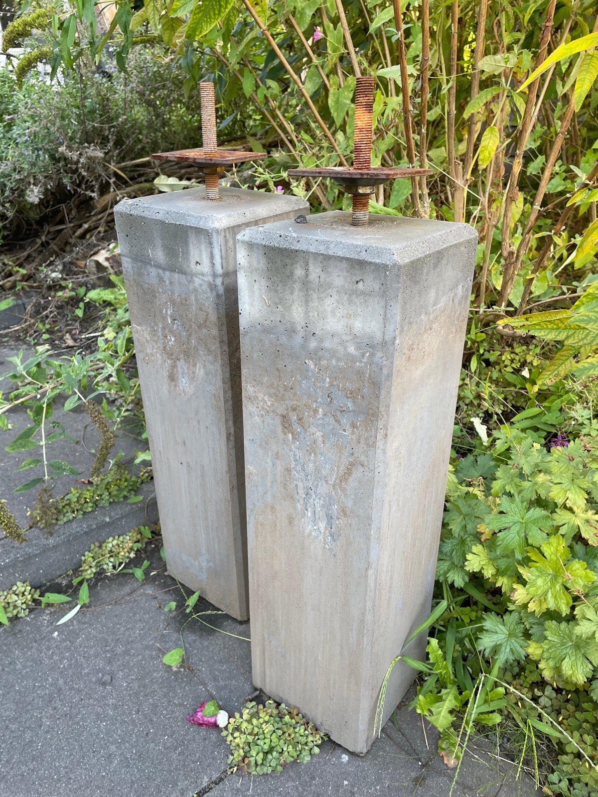 Betonnen poeren met draadstang - 58 cm, Ophalen, Gebruikt, Minder dan 180 cm, Overige typen