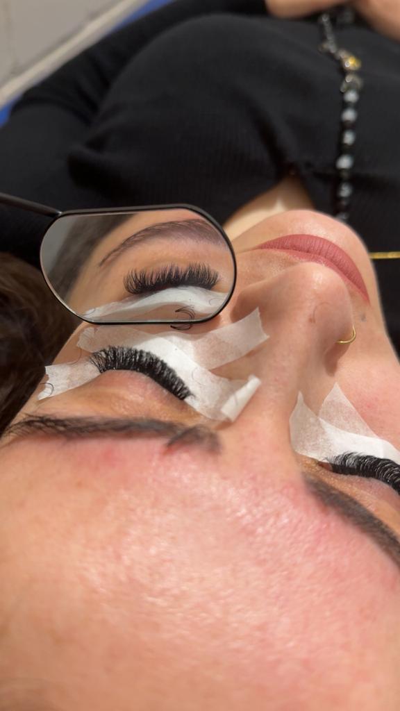 Wimperextensions, Ophalen of Verzenden, Zo goed als nieuw, Overige kleuren, Handen en Nagels