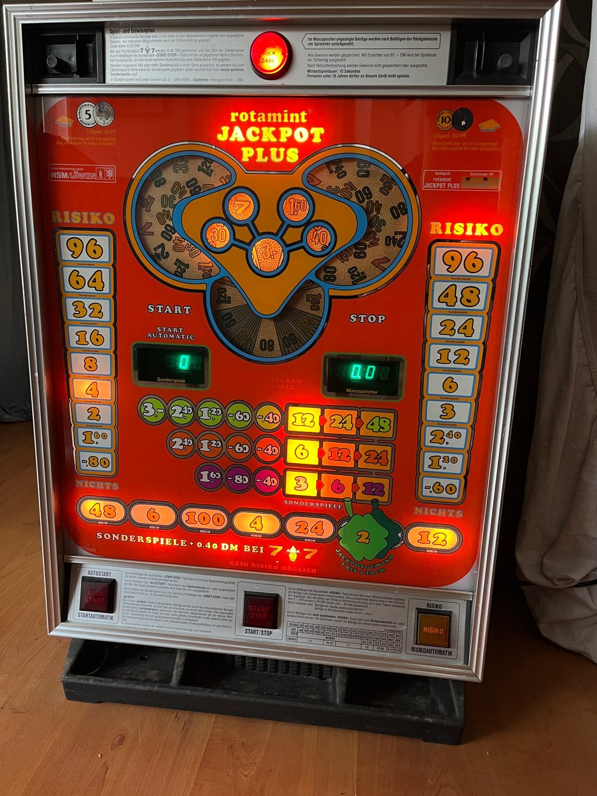 Rotamint Jackpot Plus gokkast uit de jaren '80, Verzamelen, Overige munten, Ophalen, Gebruikt