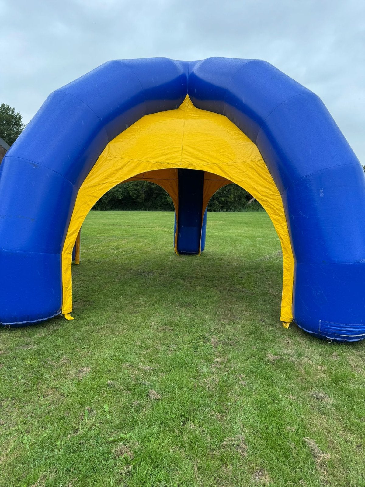 Professionele opblaasbare partytent - 7m rond, 3.7m hoog, Tuin en Terras, Partytenten, Ophalen, Gebruikt