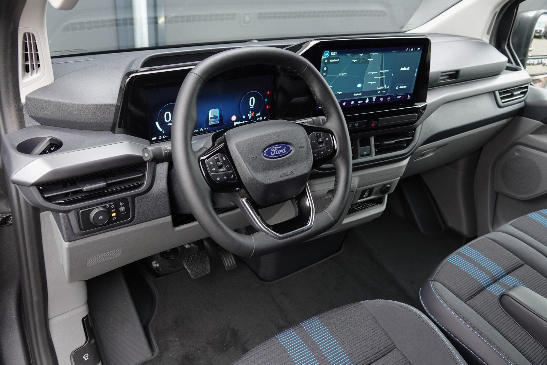 Ford Transit Custom L1H1 170Pk Aut. | Sport | 2xSchuifdeur |, Auto's, Bestelauto's, 12 maanden, Gebruikt, Zwart, 4 cilinders