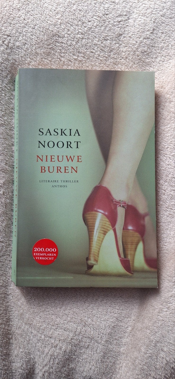 Saskia Noort - Nieuwe buren, Ophalen of Verzenden, Zo goed als nieuw, Saskia Noort