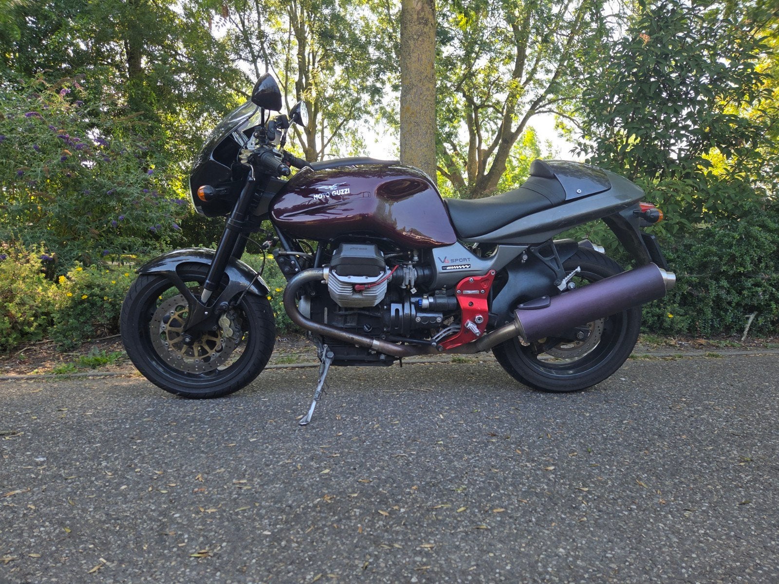 Moto Guzzi V11 Sport | Burgundy Red, 1064 cc, Cardan-aandrijving, 2 cilinders, Motorrijbewijs A