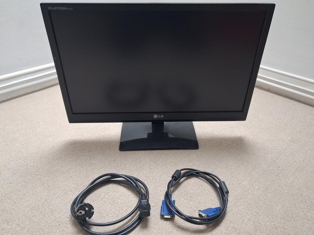24" LG Flatron E2341, Ophalen of Verzenden, Full HD, 60 Hz of minder, IPS