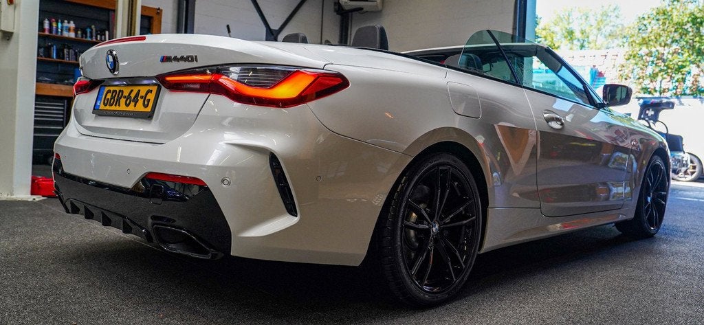BMW 4-serie Cabrio M440i xDrive High Executive | Laser LED |, Auto's, BMW, Automaat, 4-Serie, 4 stoelen, Wit