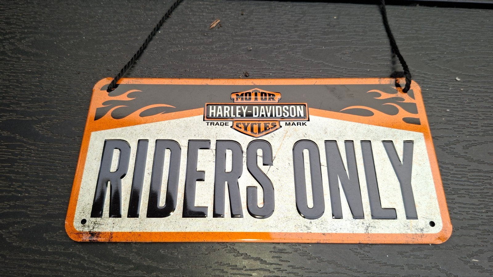 Harley-Davidson "Riders Only" metalen bord, Ophalen, Gebruikt