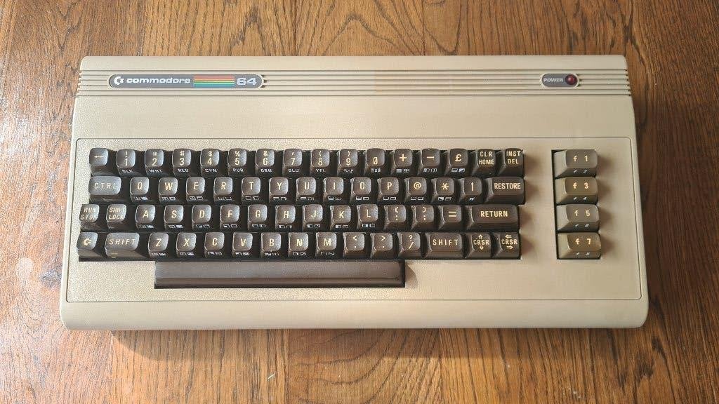 Commodore 64 met 16 games, Ophalen of Verzenden, Commodore 64
