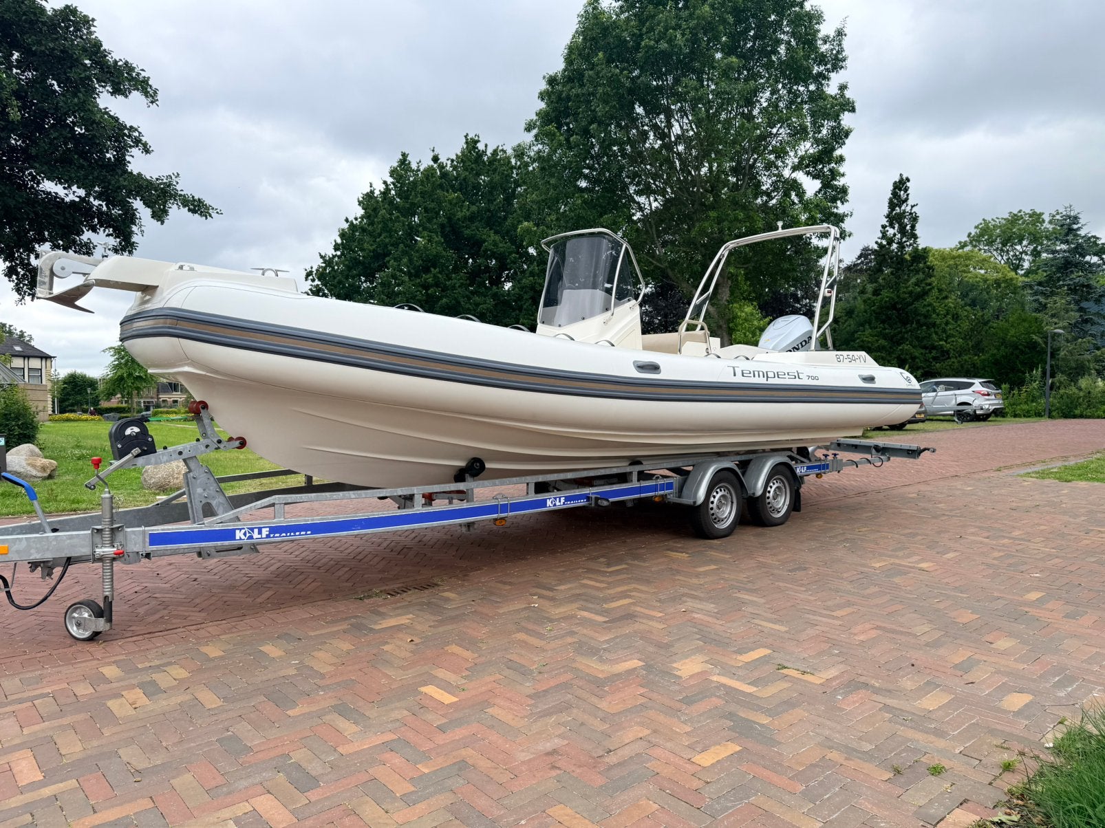 Capelli Tempest 700 Sun Rib met Honda 225 pk en Kalf trailer, Watersport en Boten, Rubberboten, Zonnedek, Gebruikt, 225 pk, 2 m