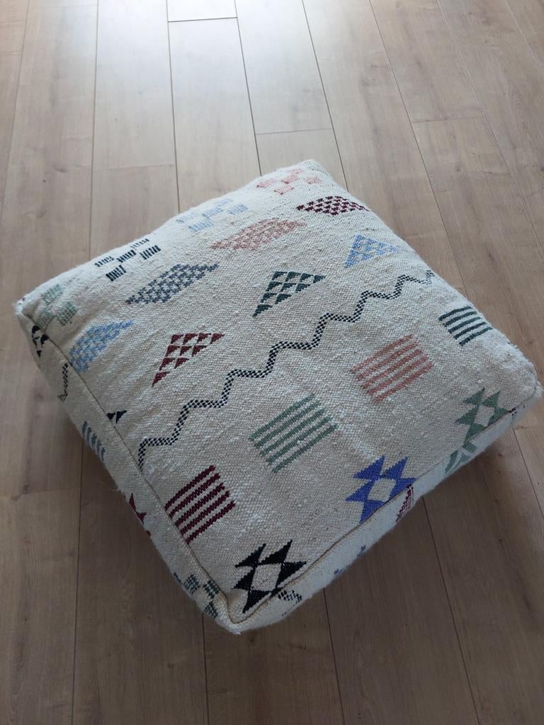 Marokkaanse poef 60x60cm - kellim poef, Huis en Inrichting, Banken | Voetenbanken en Poefen, Marokkaans, Bohemian, Etnisch, Nieuw