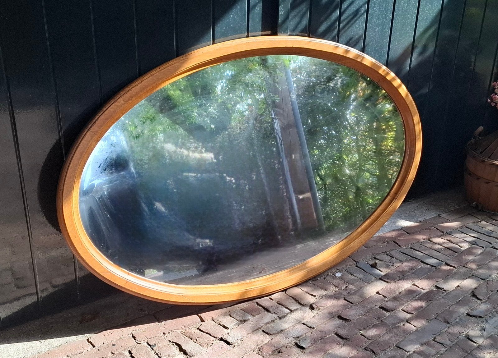 Ovale spiegel met houten lijst, Antiek en Kunst, Ophalen, Ovaal, 100 tot 150 cm, Minder dan 100 cm