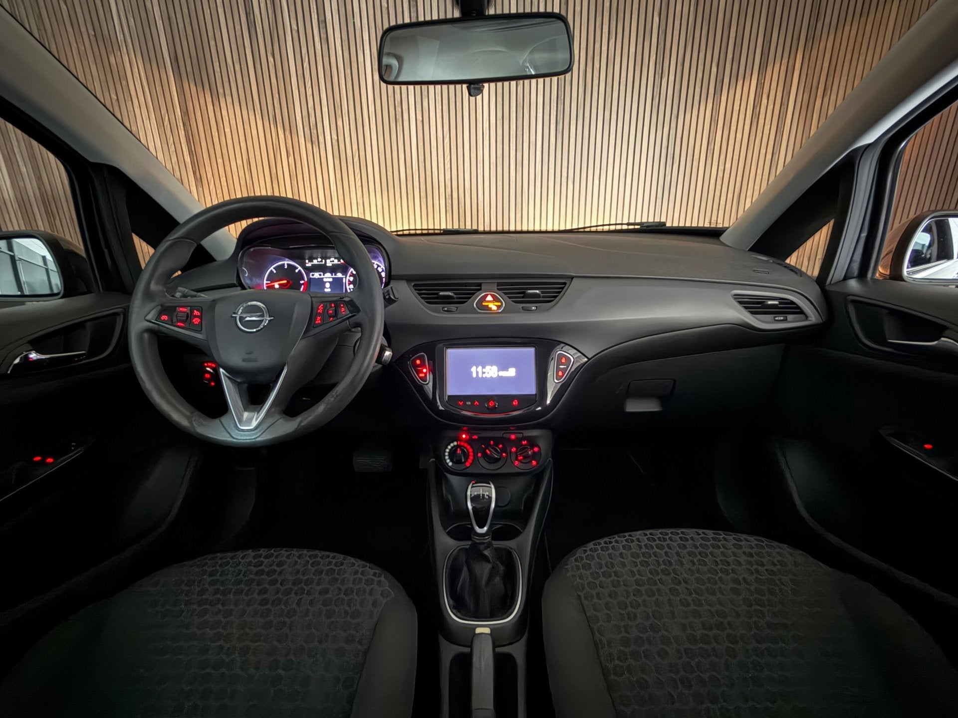 Opel Corsa 1.3 CDTI Business+ AUTOMAAT/NAP/AIRCO/CRUISE CONT, Auto's, Stof, Gebruikt, Zwart, Bedrijf