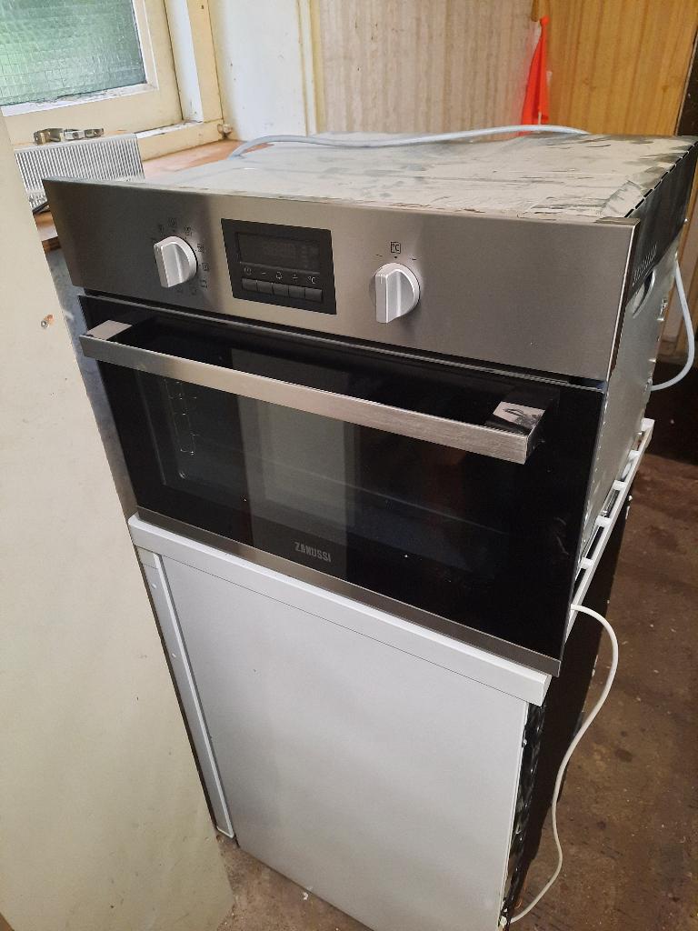 Zanussi oven ZOK37901XU, Witgoed en Apparatuur, Ovens, Ophalen, Oven, Hete lucht, Zanussi