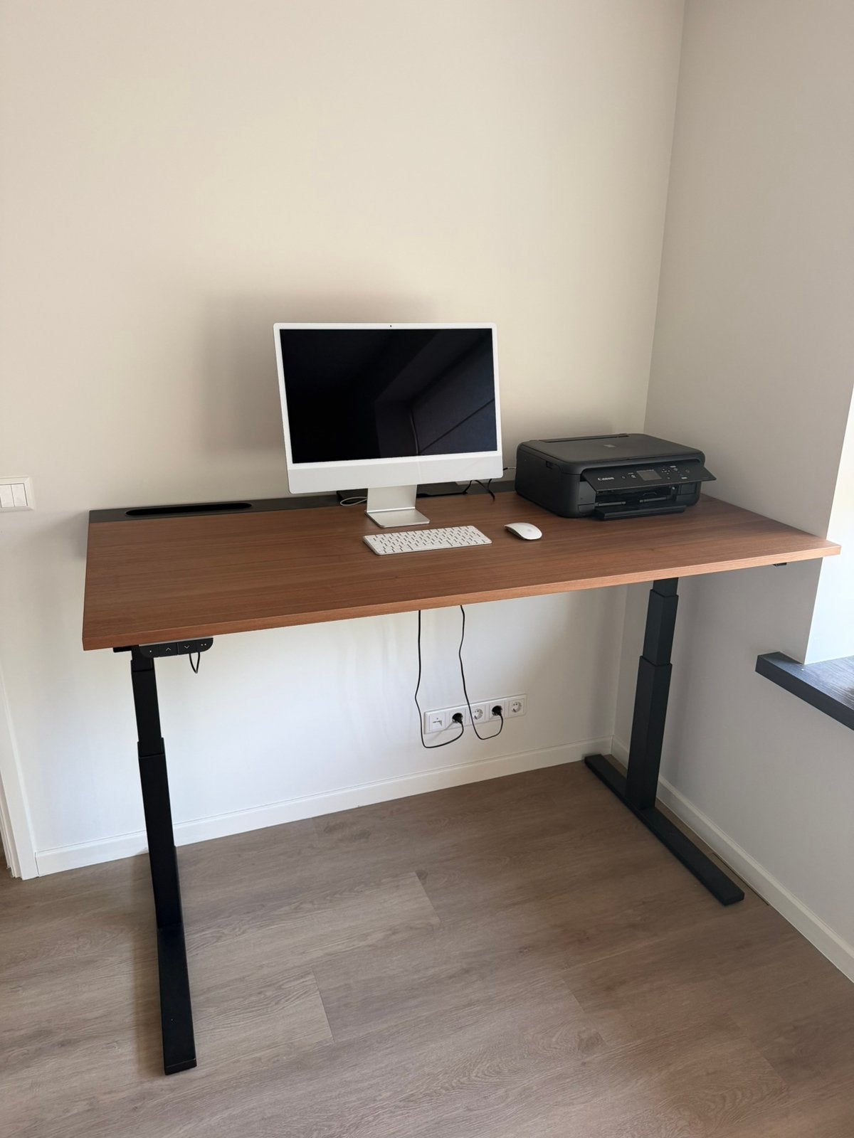 Mittzon IKEA bureau zit/sta elektrisch walnoot en zwart, Ophalen, Zit-sta bureau, Elektrisch, Zo goed als nieuw