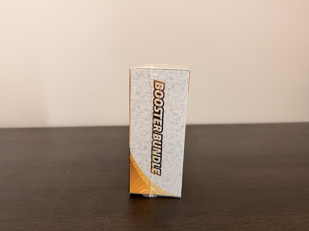 Foto 8 van Pokémon 30th Anniversary Booster Bundle – Sealed