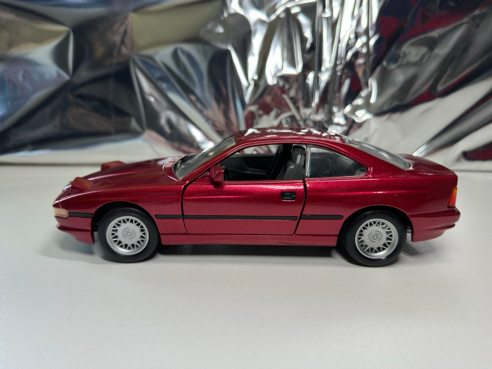 BMW 850i Modelauto 1:18 - Gedetailleerd Diecast Model, Hobby en Vrije tijd, Modelauto's | Overige schalen, Ophalen of Verzenden