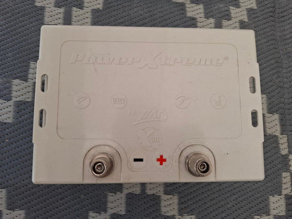 PowerXtreme caravan moveraccu 30Ah met bevestigingsplaat, Ophalen of Verzenden, Gebruikt