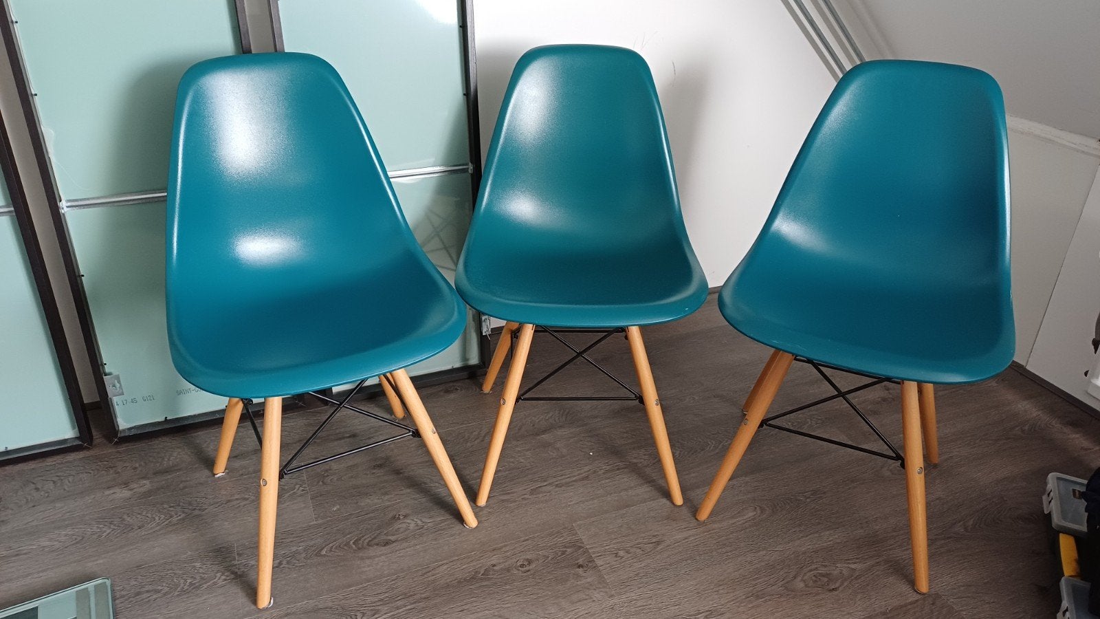 eetkamerstoelen 3 petrol houtenpoten, Ophalen, Gebruikt, Blauw