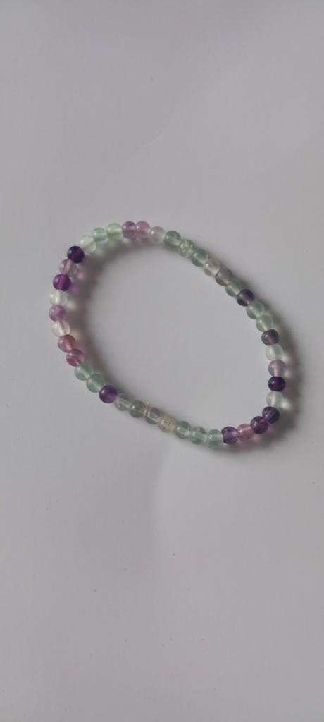 Armband van verschillende soorten bijzondere stenen, Sieraden, Tassen en Uiterlijk, Armbanden, Overige materialen, Met bedels of kralen
