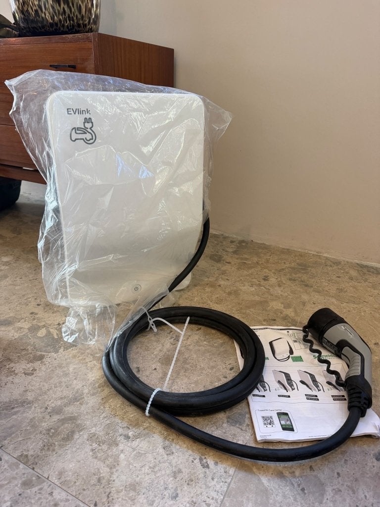 Schneider EVlink laadpaal 22 kW met vaste kabel, ongebruikt, Ophalen of Verzenden, Zo goed als nieuw, Laadpaal