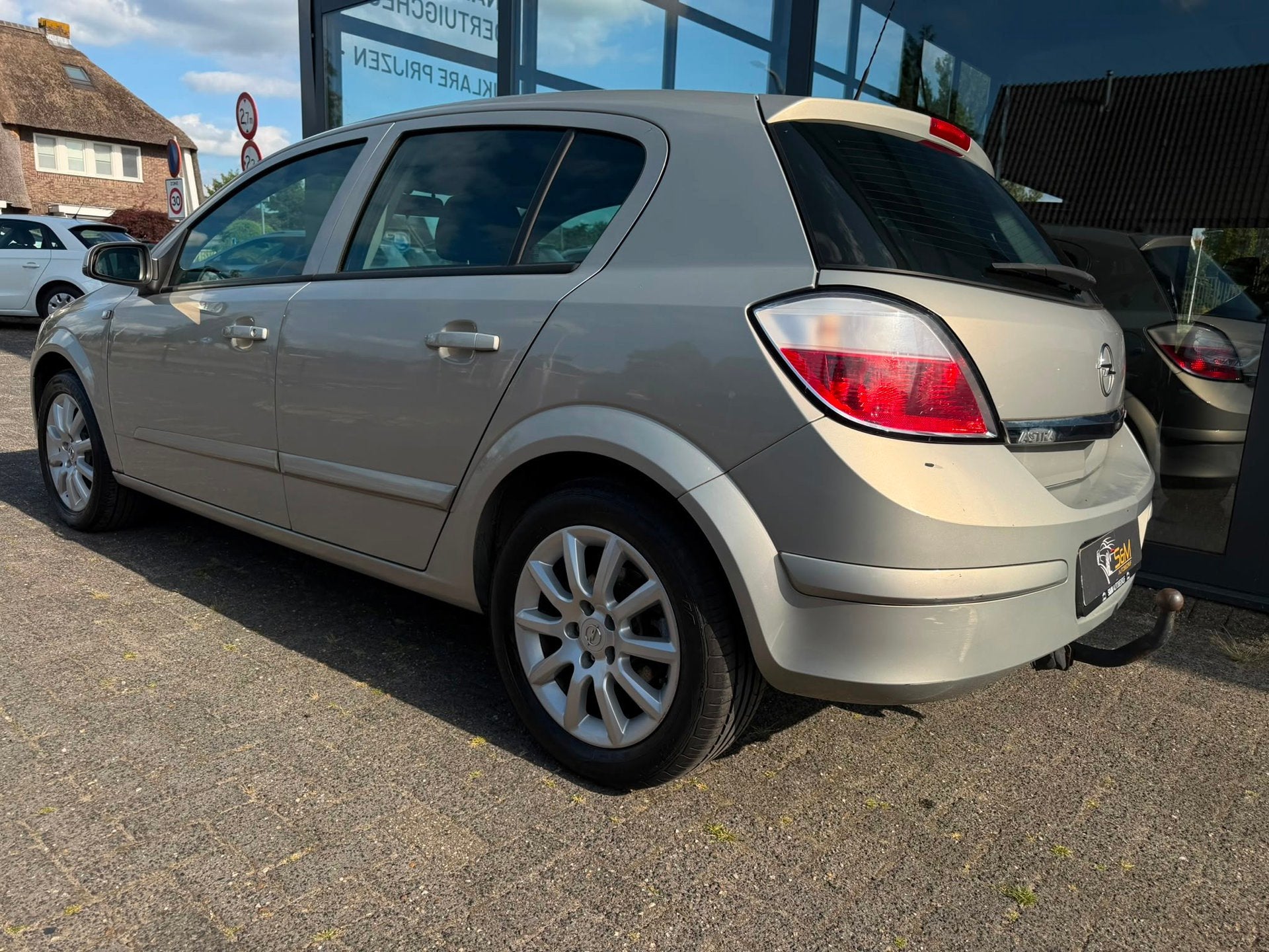 Opel Astra 1.6 Temptation, Voorwielaandrijving, 15 km/l, Gebruikt, 4 cilinders