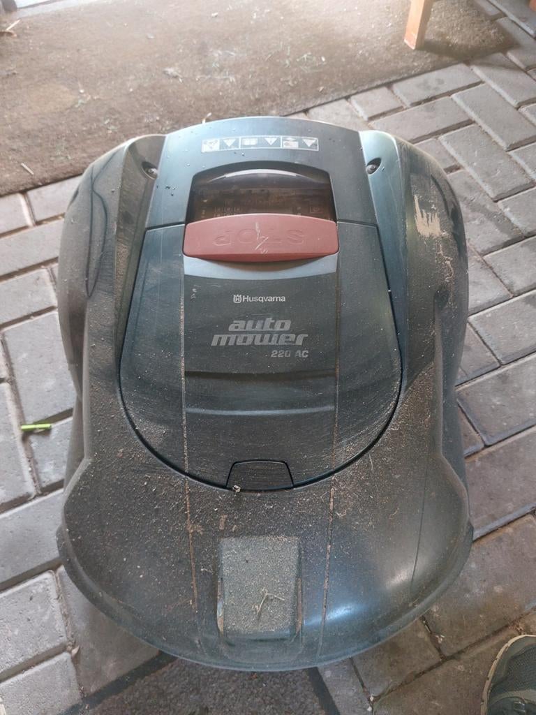 Husqvarna Automower 220 AC Robotmaaier, Ophalen of Verzenden, Gebruikt, Accu-grasmaaier, Husqvarna