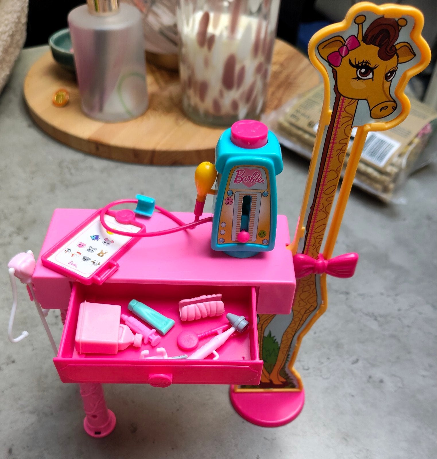 Barbie speelgoed set: auto, huisje en dokterspost, Ophalen, Gebruikt, Barbie