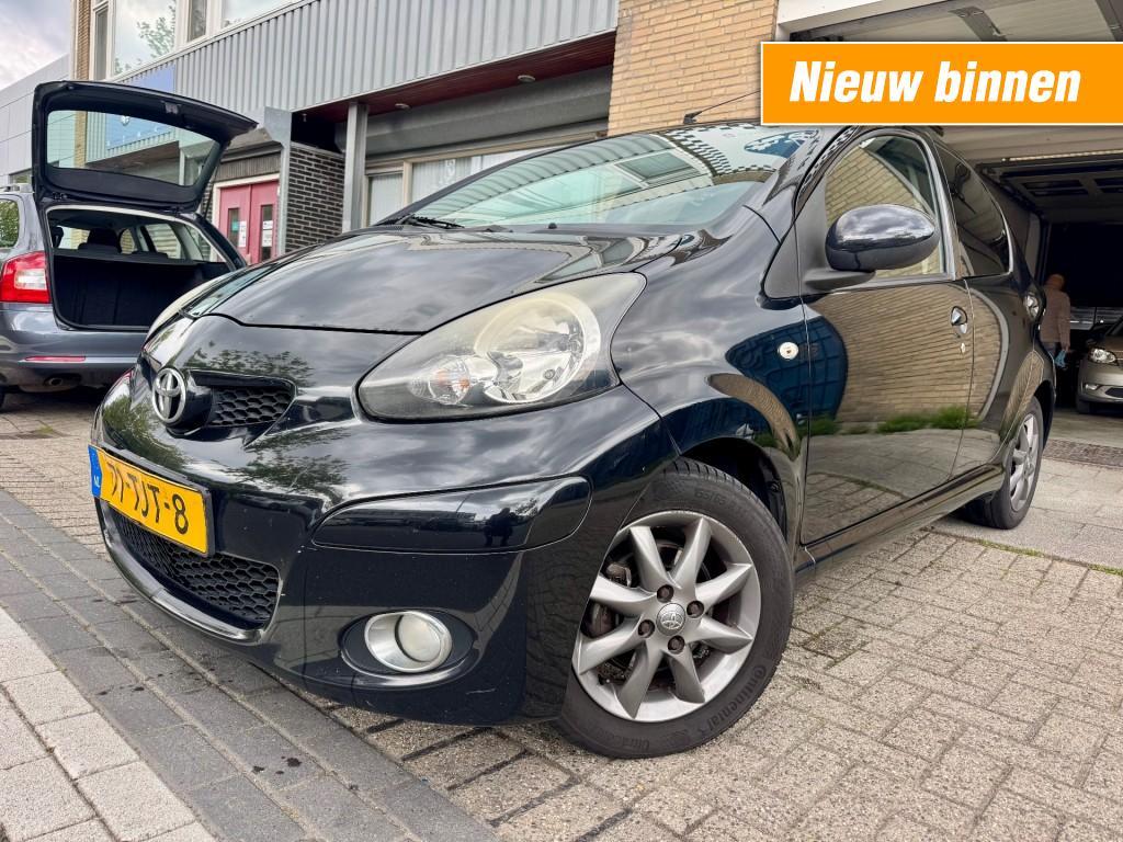 Toyota AYGO 1.0-12V Dynamic Navigator 2DE EIG AIRCO 5DRS NET, Euro 5, Gebruikt, Bedrijf, Handgeschakeld