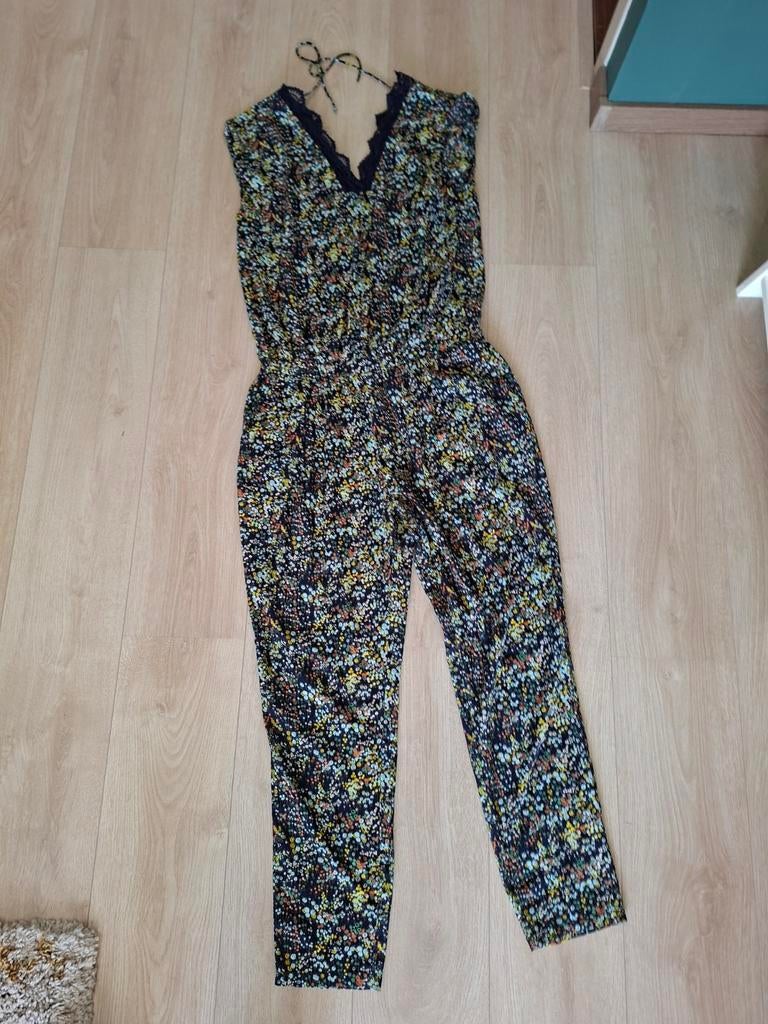 Aaiko Jumpsuit Maat L met Bloemenprint en Kanten Details, Kleding | Dames, Overige kleuren, Maat 42/44 (L), Ophalen of Verzenden