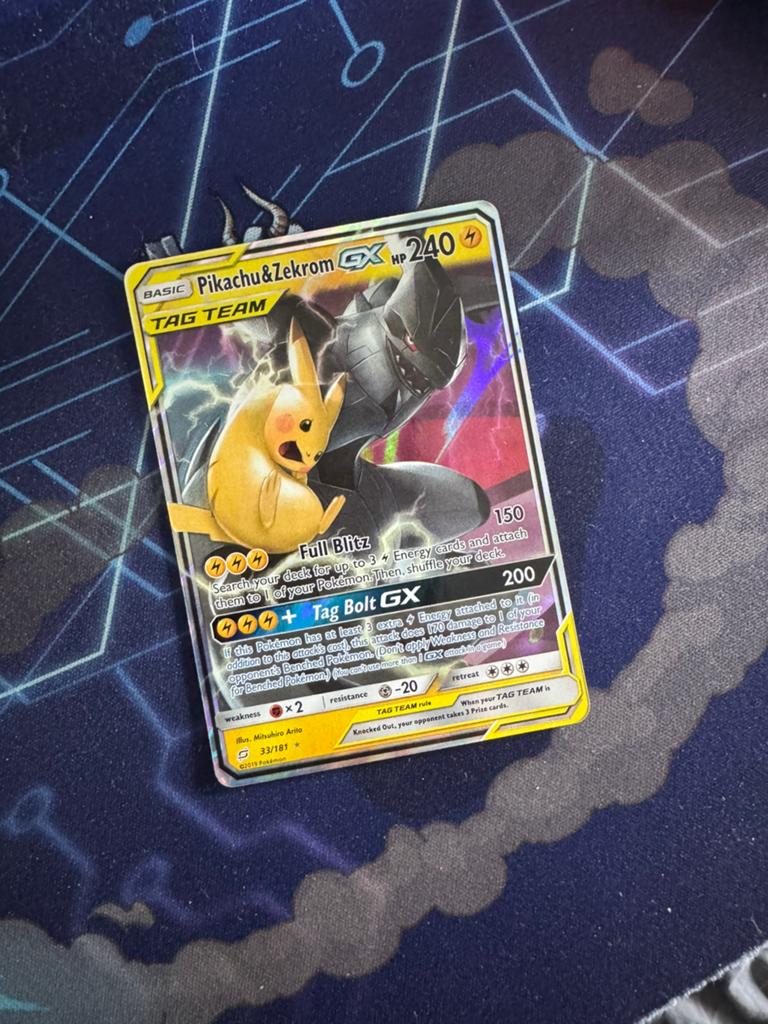 Pikachu & Zekrom GX, Hobby en Vrije tijd, Verzamelkaartspellen | Pokémon, Verzenden, Zo goed als nieuw, Losse kaart, Foil