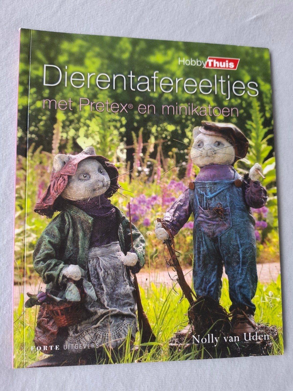 Dierentafereeltjes, Ophalen of Verzenden, Zo goed als nieuw