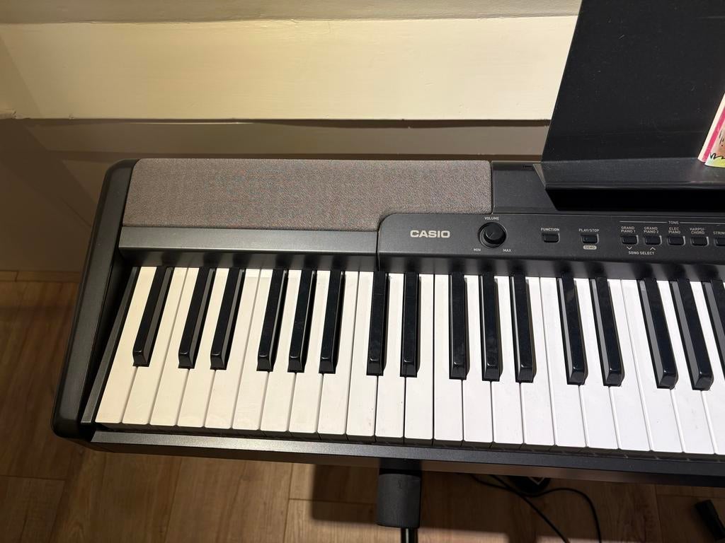 Casio CDP-100 digitale piano met 88 gewogen toetsen, Muziek en Instrumenten, Piano's, Zwart, Digitaal, Ophalen of Verzenden, Zo goed als nieuw