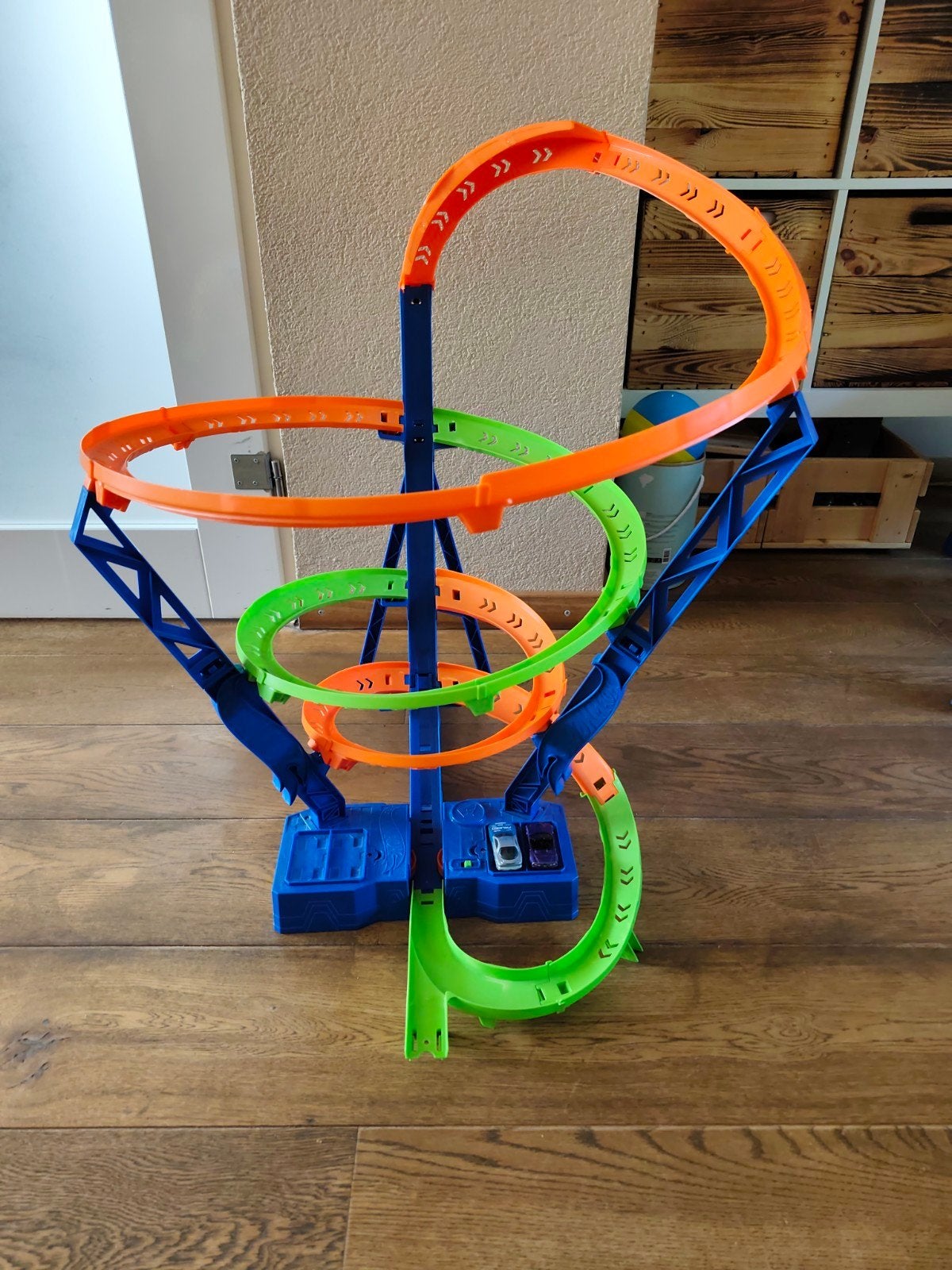 Hot Wheels racebaan met looping en twee auto's, Kinderen en Baby's, Ophalen of Verzenden, Hot Wheels, Racebaan, Gebruikt