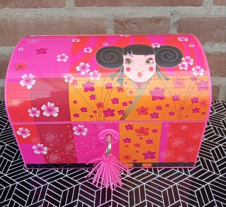 Roze pylones kistje met Japanse pop en bloemen, Sieraden, Tassen en Uiterlijk, Ophalen, Gebruikt